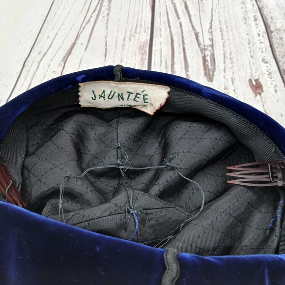 Vintage Womens Beret Hat Jauntee' Blue Velvet w/ Black Cord Trim - Picture 6 of 7